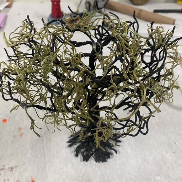 Miniature Spooky Town Village Haunted Tree - Picture 2 of 5